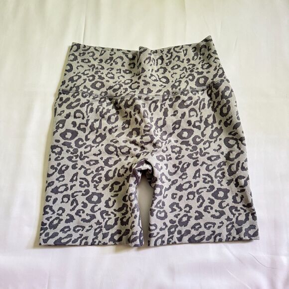 3 pack Leopard Print Biker Shorts Stretchy & Compressive 5 Inch Size Large - Picture 4 of 9